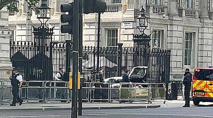 Car Crashes Into Gates Of UK PM Rishi Sunak's Downing Street Residence In London: Report
