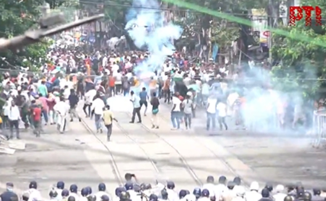 Police lathi-charge, use tear gas, water cannons to stop ‘Nabanna Abhijan’ protestors