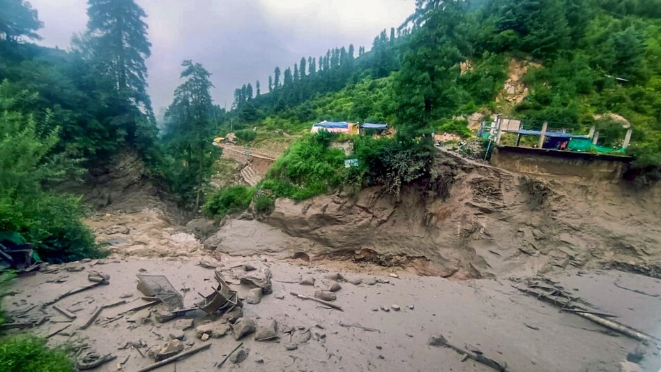 150 people dead this monsoon in Himachal; 40 roads closed for traffic