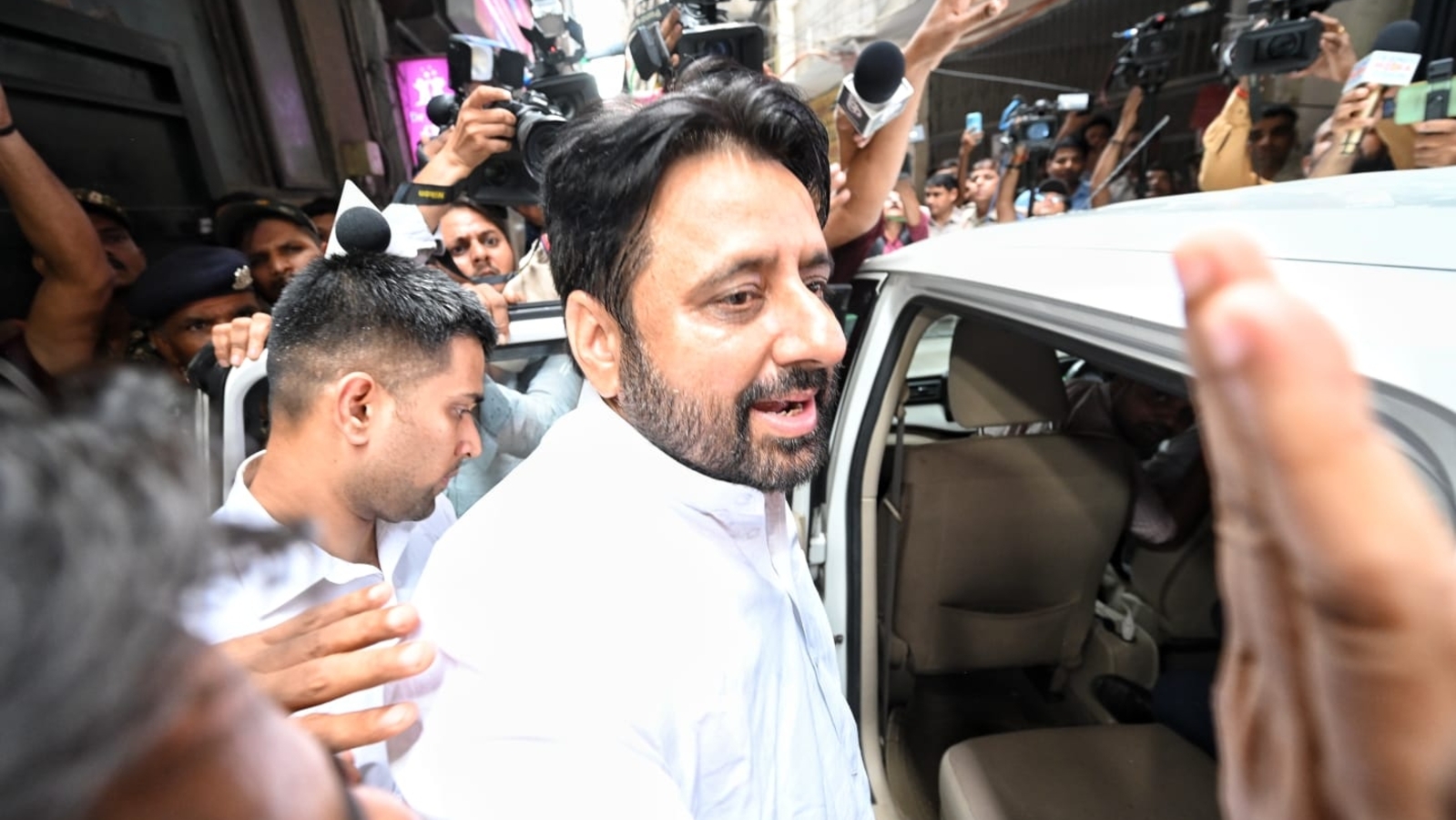  AAP MLA Amanatullah Khan sent to 4-day ED custody