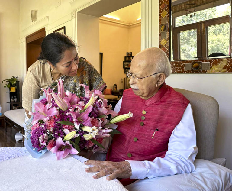 Delhi CM Rekha Gupta calls on veteran BJP leader LK Advani